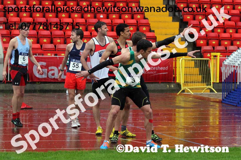 4 x 400 metres relay in the worst conditions of the day during the British National League, Division 1, Gateshead. Photo: David T. Hewitson/Sports for All Pics